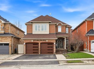 733 Novo Star Dr, Mississauga, ON L5W 1C7
