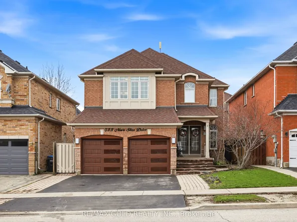 733 Novo Star Dr, Mississauga, ON L5W 1C7