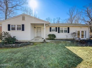 890 Lakehurst Ave, Jackson, NJ 08527