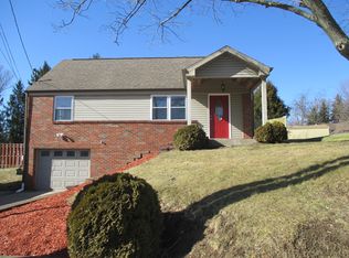 460 Robbins Station Rd, North Huntingdon, PA 15642