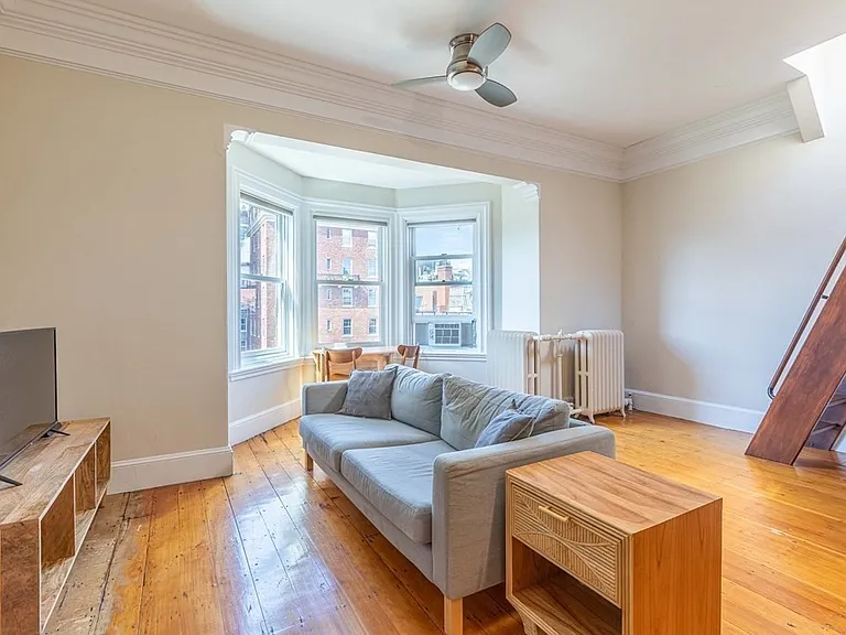 195 Beacon St #9 — Photo 4