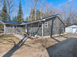 W6118 Lake Dr, Shawano, WI 54166
