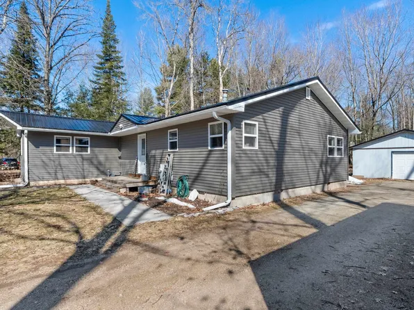 W6118 Lake Dr, Shawano, WI 54166