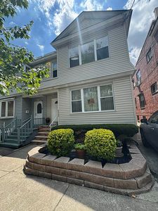 6922 64th Pl, Ridgewood, NY, 11385