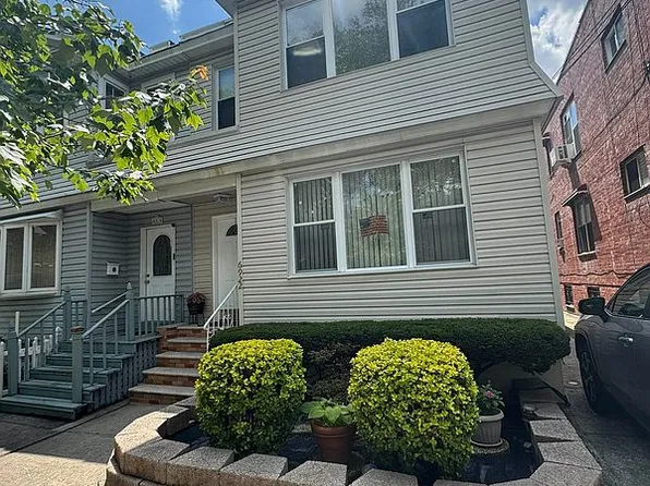 6922 64th Pl, Ridgewood, NY 11385