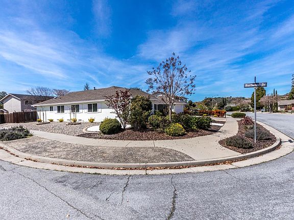 2nd image of 6923 Burnside Dr