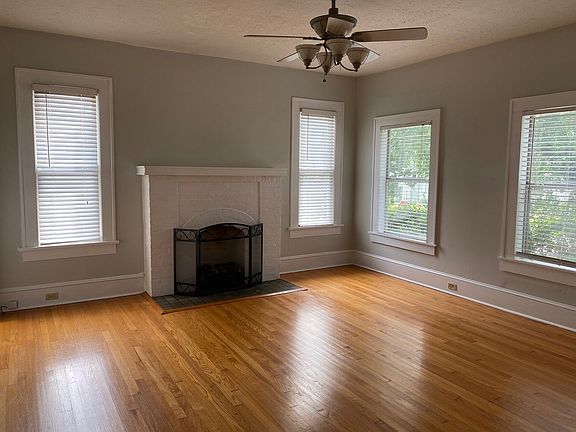 2nd image of 702 Stephenson St