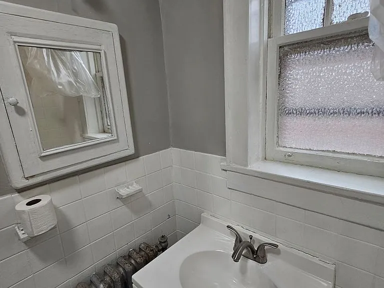 385 Morris St — Photo 8