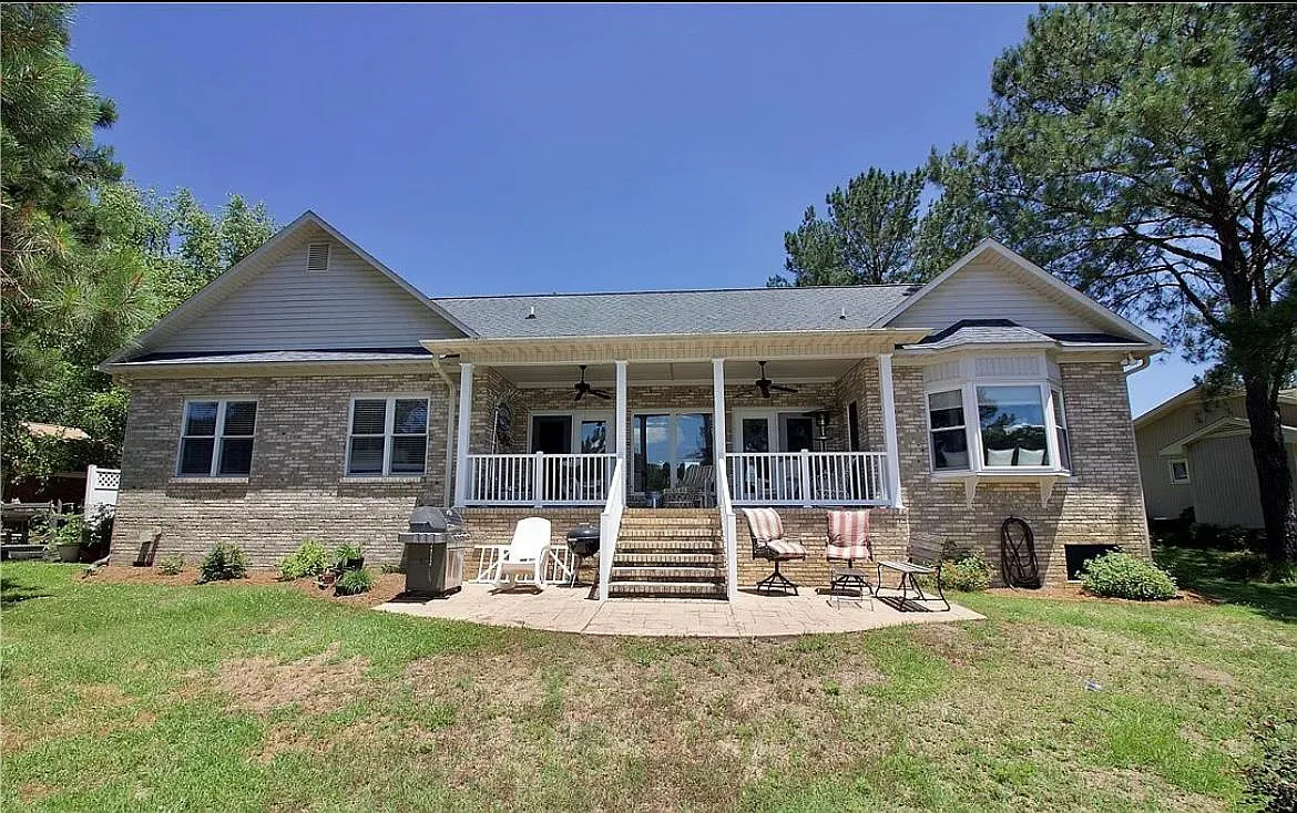 682 Cedar Point — Photo 2