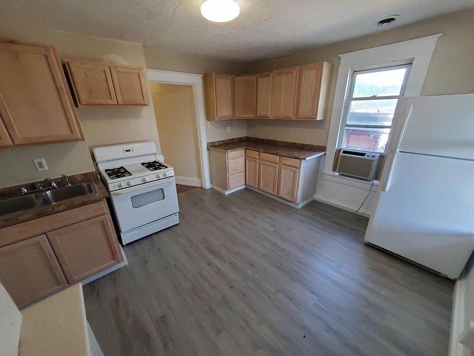 1st image of 213-215 E Main St Floor 3