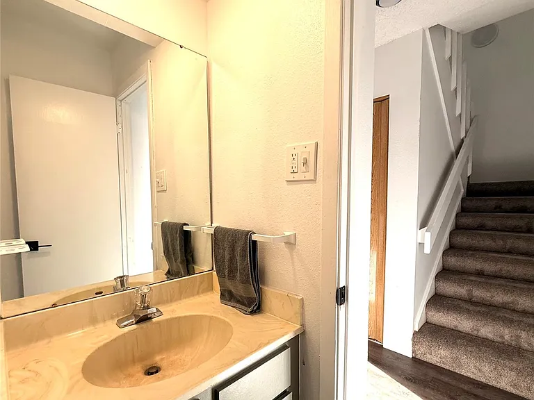 935 Saturn Dr #207 — Photo 11