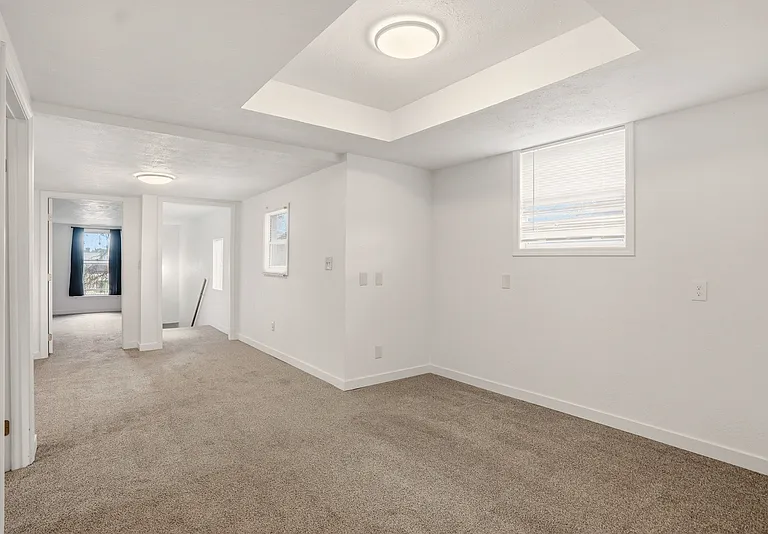 314 E Ermina Ave — Photo 25