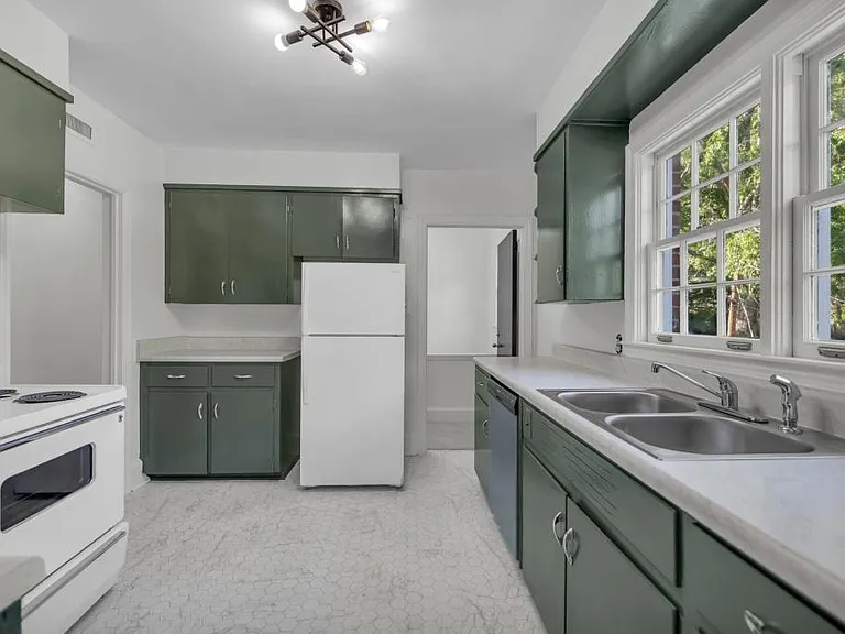205 Blyth Ave #B — Photo 12