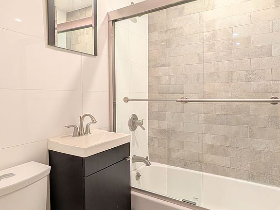 4th image of 132 E 16th St APT 5R