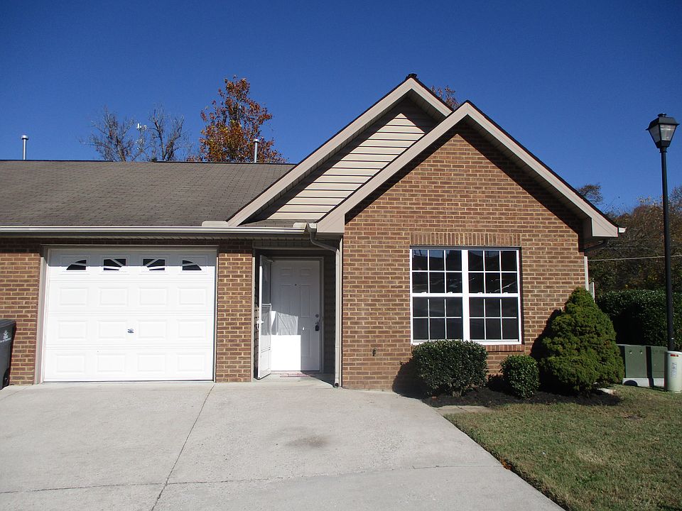 Welcome to your new home at 3513 Valley Stream Way, Knoxville