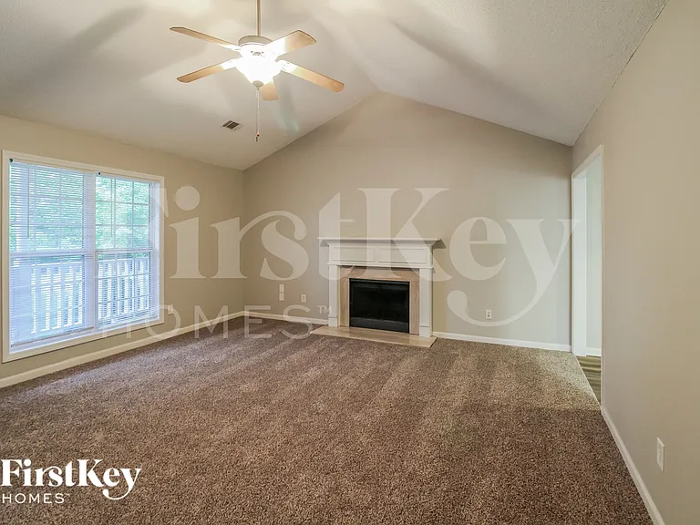 5354 Crown Oaks Dr — Photo 2