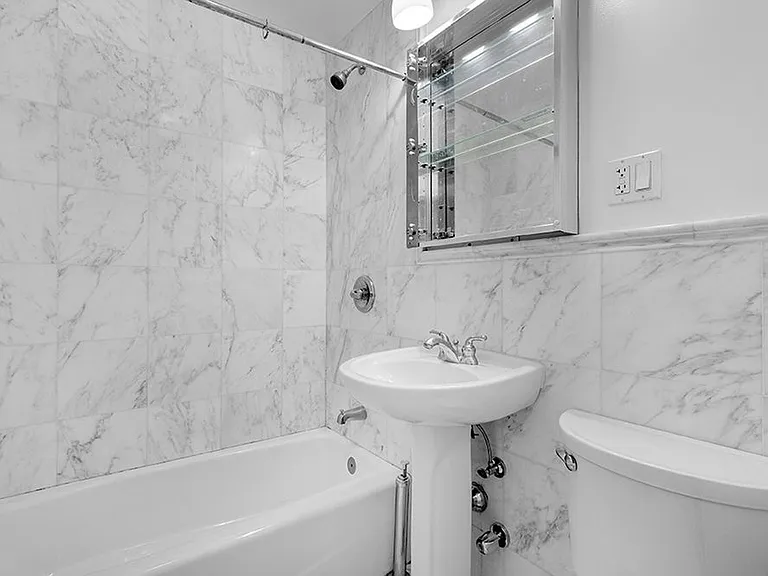 330 E 58th St #3E — Photo 9
