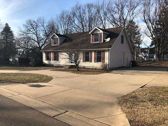 2nd image of 913 S Haven Pl