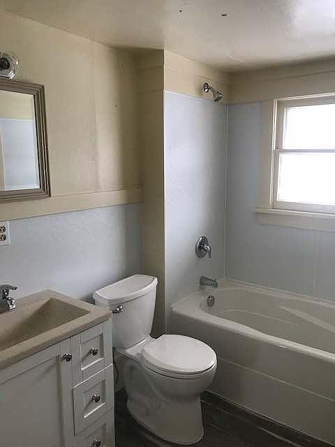 2nd image of 904 N C St APT 2