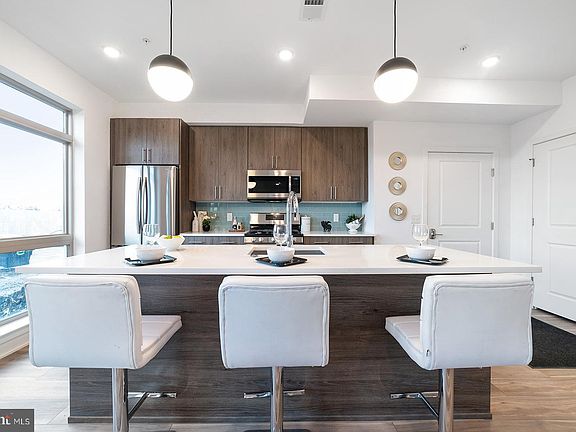 3rd image of 2031 E Lehigh Ave #21D
