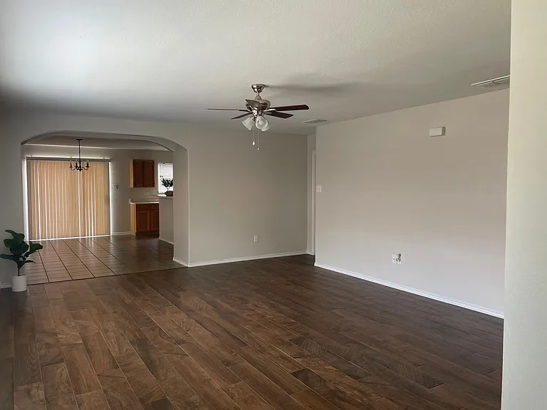2135 Lima Loop — Photo 2