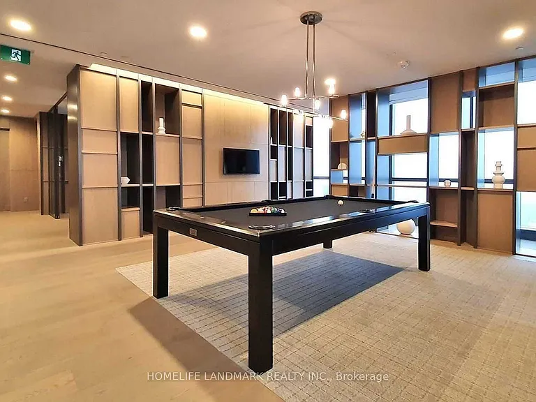 7 Grenville St #1810 — Photo 6