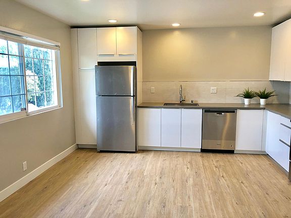 4th image of 141 Wilton Dr #4A