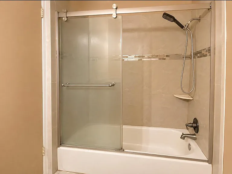 7913 Grove Ridge Dr — Photo 22
