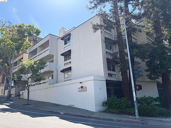 4th image of 151 Lakeside Dr APT 110
