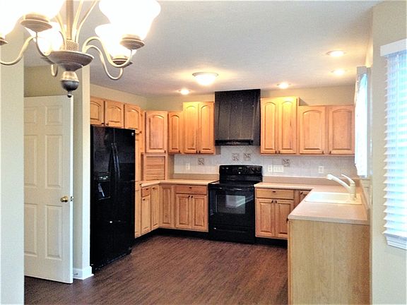 5th image of 132 Irongate Dr