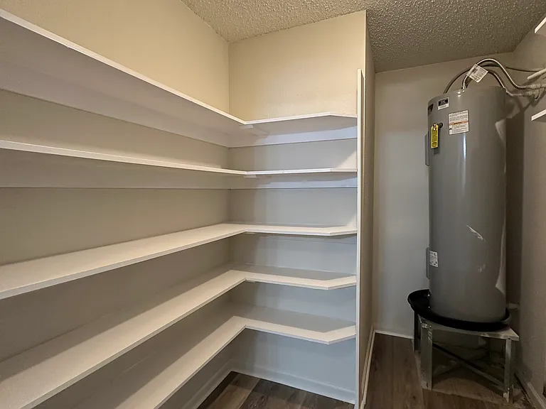 2542 Wilhurt Ave — Photo 22