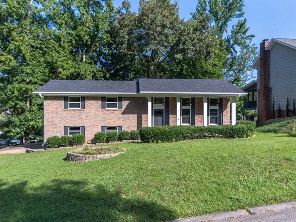 1634 Lakemont Dr, Hixson, TN 37343