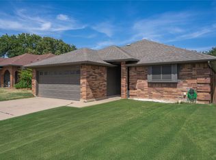 713 Sunrise Ct, Fort Worth, TX 76120
