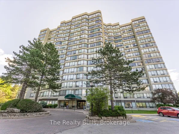 26 Hanover Rd #701, Brampton, ON L6S 4T2