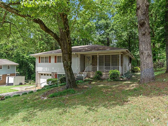 3rd image of 1028 Dawn Dr