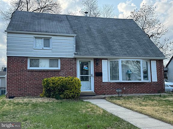 3rd image of 743 Hickory Rd