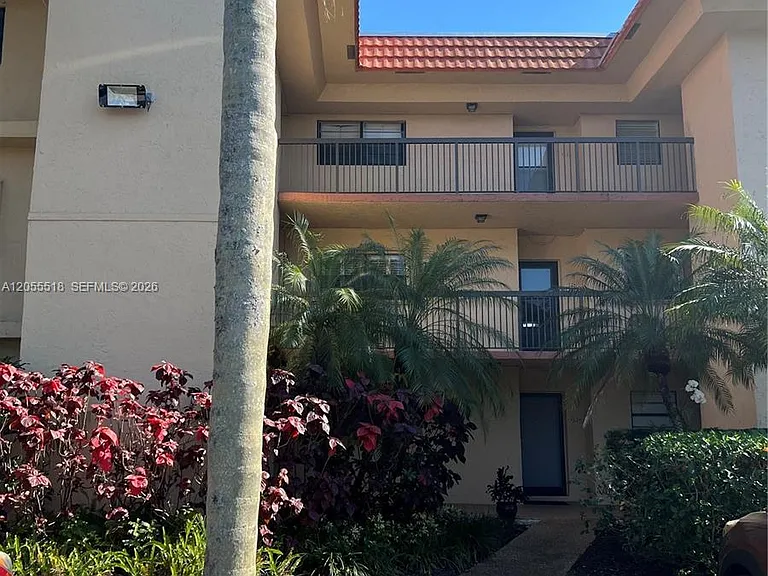 200 Jacaranda Country Club Dr #4B — Photo 2