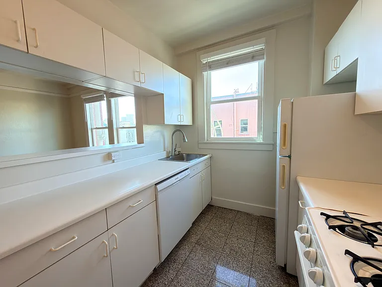 555 Ofarrell St — Photo 5