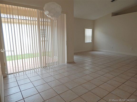 3rd image of 11309 NW 52nd St