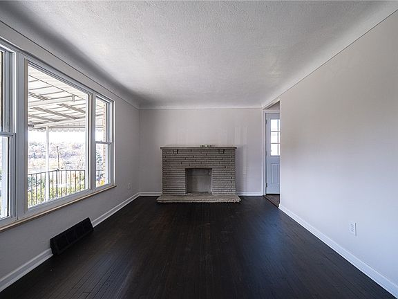 3rd image of 6738 W Barivista Dr