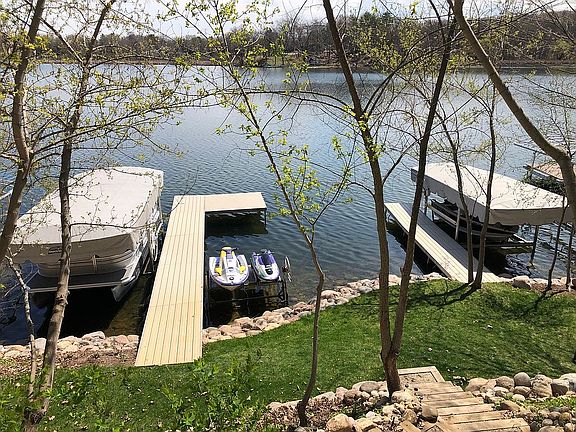 4th image of W288N8056 Park Dr