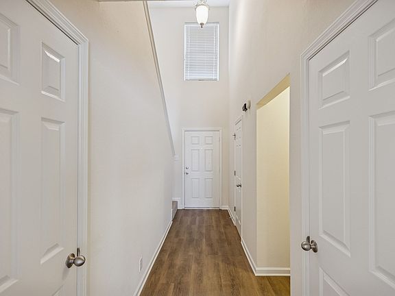 3rd image of 1011 Maricopa Dr