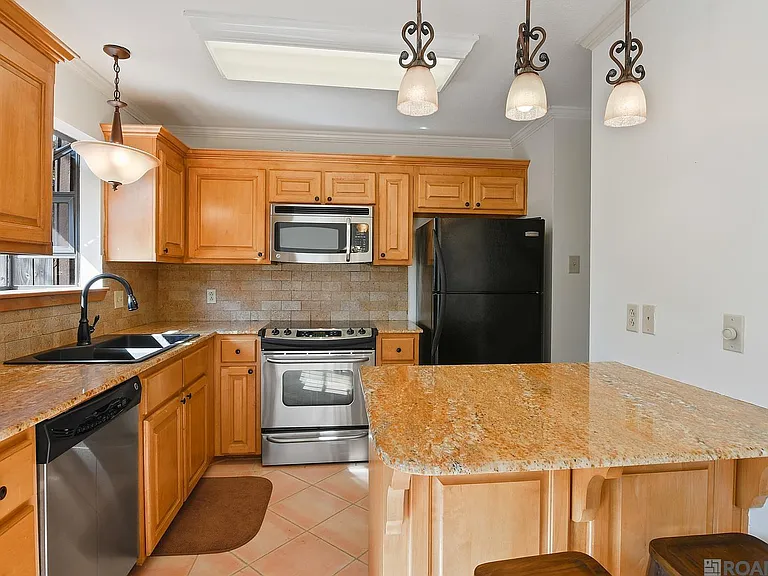 956 Ridgepoint Ct #15C — Photo 3