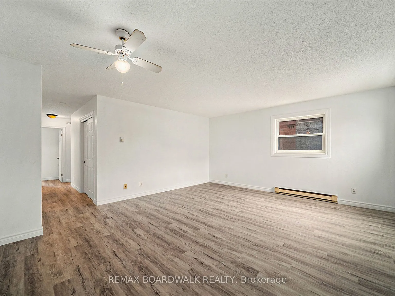 3 bed, $2,300 — Photo 2