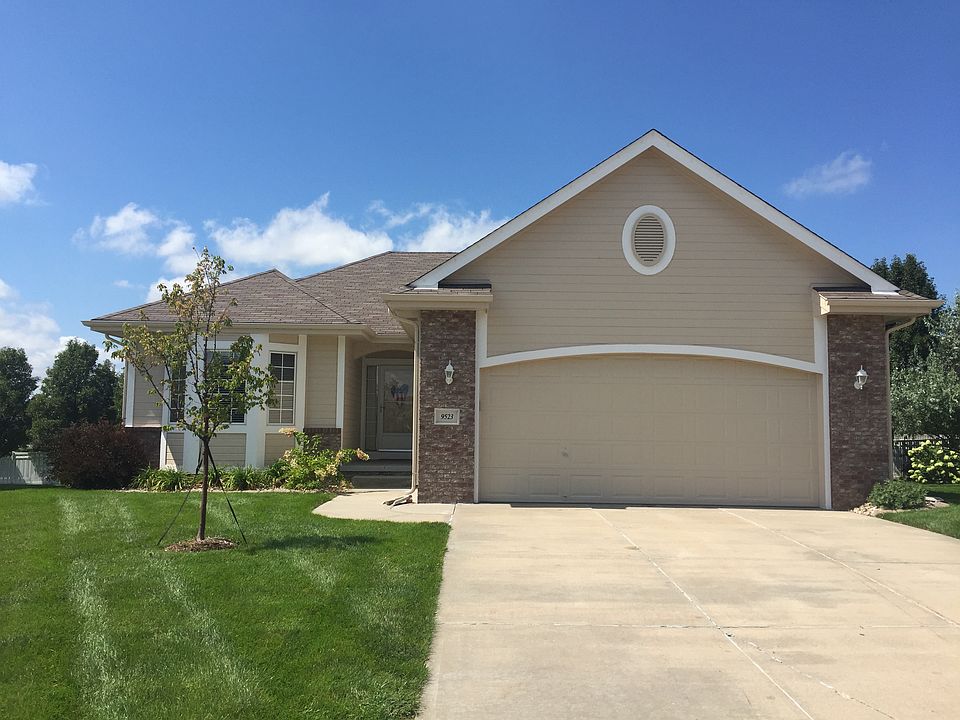 1st image of 9523 Honey Locust Cir