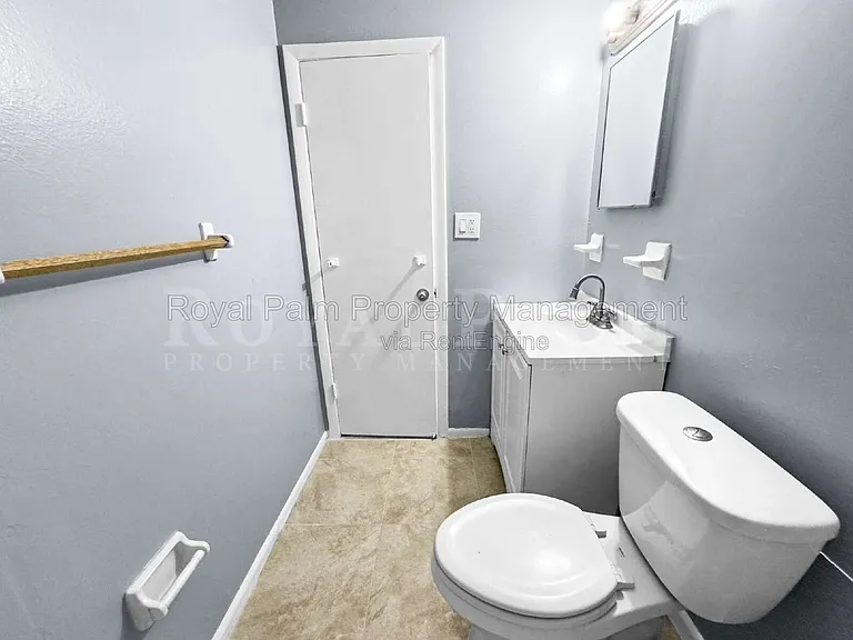 6617 Warwick Cir — Photo 24