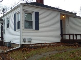 312 N Walnut St, Rochester, IL 62563