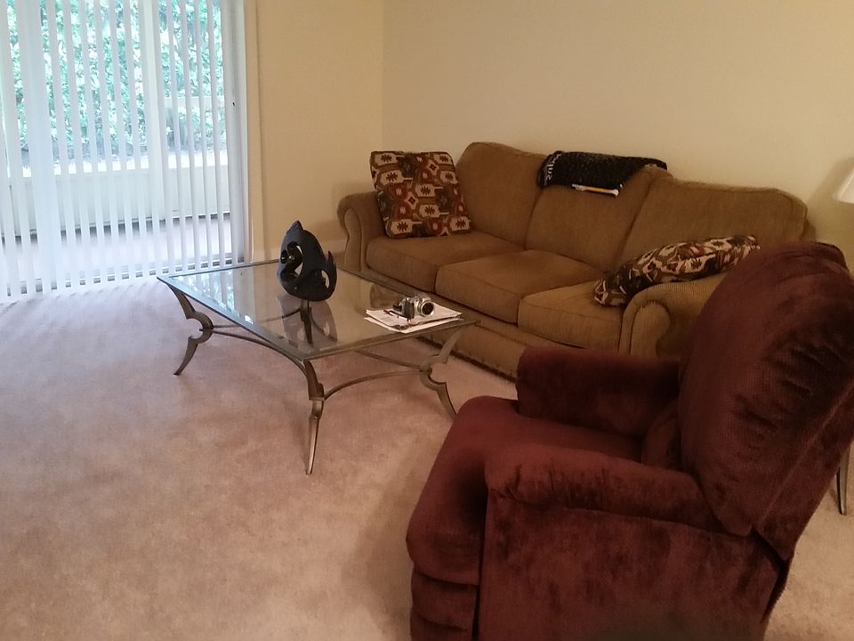 1st image of 200 Trafalgar Way