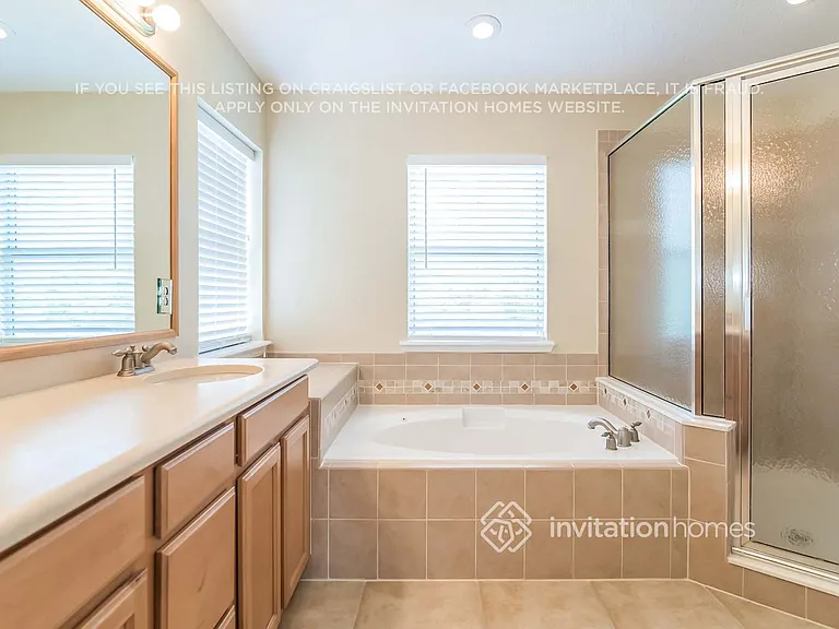5698 Alamosa Cir — Photo 18