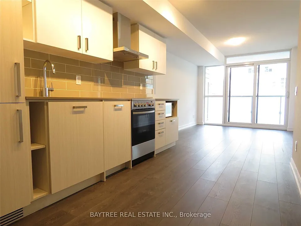 125 Redpath Ave #508